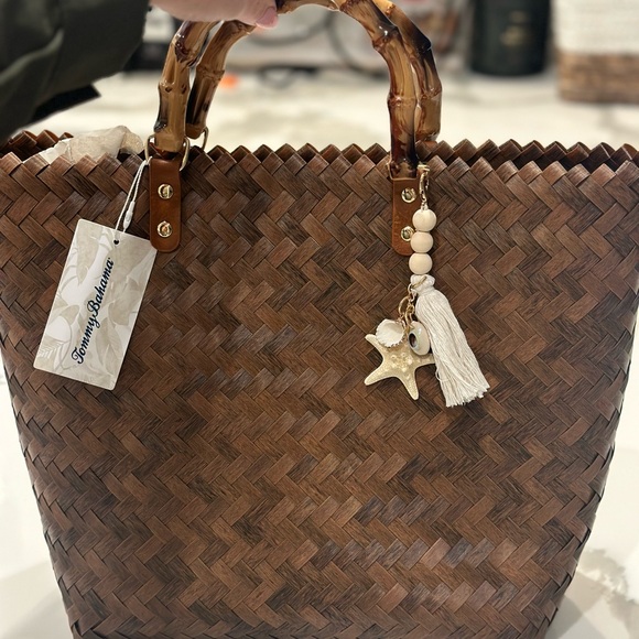 NWT Tommy Bahama summer bag with beach accent and tassel brown bamboo handles - Picture 5 of 9